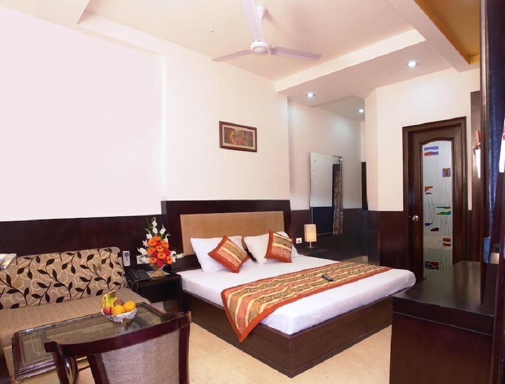 Hotel Apra Deluxe New Delhi Kamer foto
